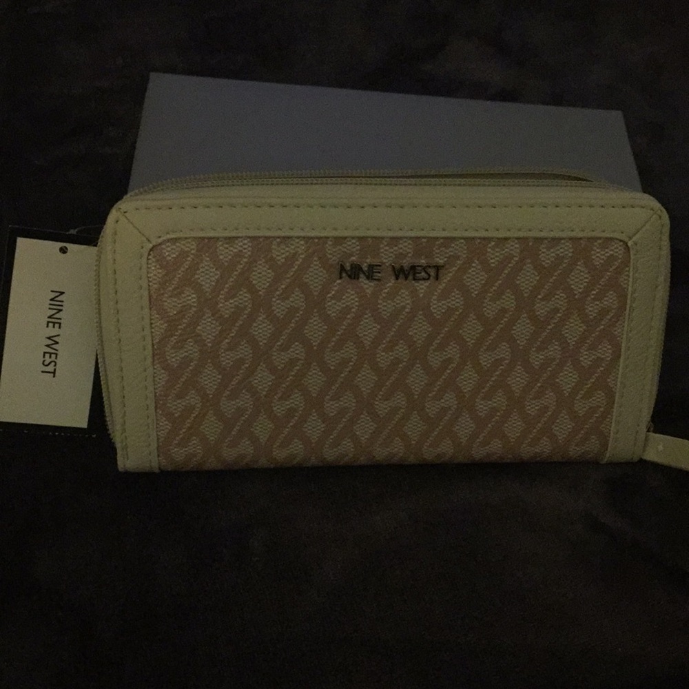 Hand wallet